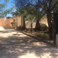 Villetta, locali artigianali commerciali adiacenti