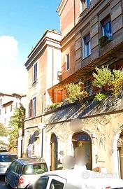 Garbatella palazzo d'epoca ( Cesaroni ) bilocale