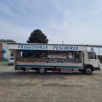 Automarket furgone Iveco pesce cotto e crudo