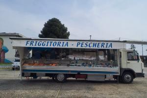 Automarket furgone Iveco pesce cotto e crudo