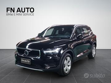 Volvo XC40 T2 automatico Momentum