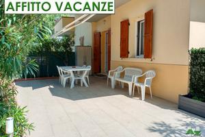 Bilocale nuovo con giardino CLIMA mt.250 dal mare