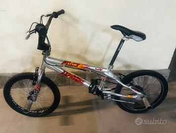 BMX bicicletta