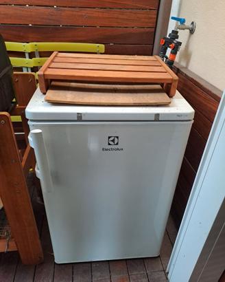 Frigo piccolo basso (con piccola zona freezer)