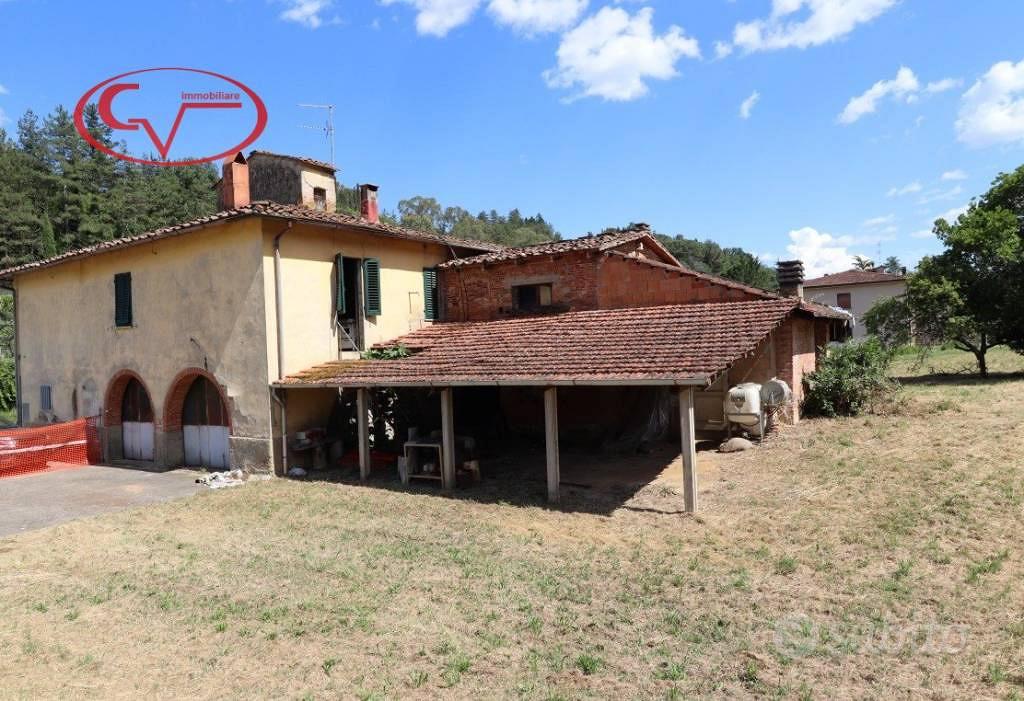 Rustico / Casale di 360 m² con più di 5 locali a M - Vista 2