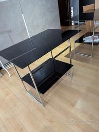 Tavolino in vetro temperato e acciaio