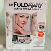 Contenitore makup con illuminazione