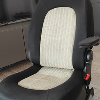 Sedili con bracciolo