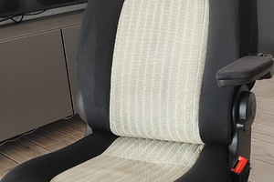 Sedili con bracciolo