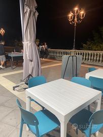 Tavoli,sedie e ombrelloni