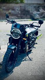 Husquarna svartpilen 125