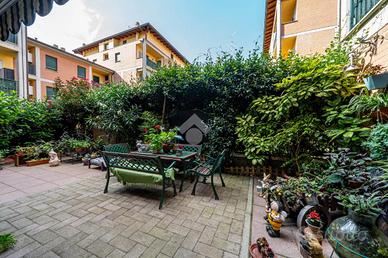VILLA A SCHIERA A REGGIO NELL'EMILIA