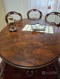 tavolo ovale con 4 sedie