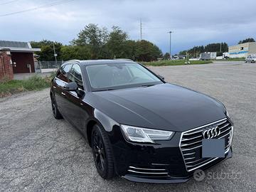 Audi A4 S-line ultra business S-tronic 150 cv