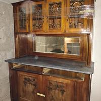 coppia di vetrine in noce