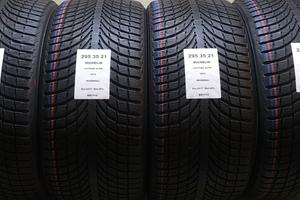 4 GOMME 295 35 21 MICHELIN BR1710