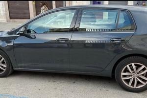 Volkswagen Golf 1.5 TGI DSG 5p. Trendline BlueMoti