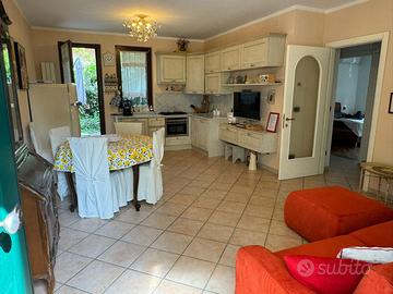 M.di Massa si affitta brevi periodi 2025/26