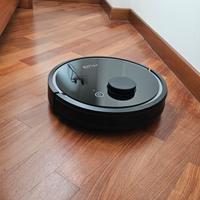 Robot aspirapolvere e lavapavimenti 