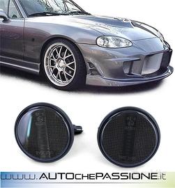 Coppia di indicatori laterali a LED nero fumo adat