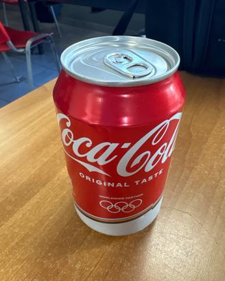 Lattina coca cola rara.vuota ma sigillata
