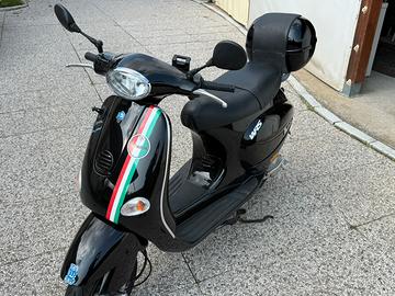 Vespa et4