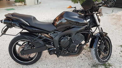 Yamaha FZ6 600 naked all black