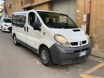 Renault trafic 9 posti
