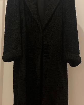 Pelliccia dì astrakan di alta sartoria