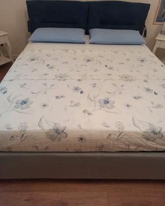Letto matrimoniali in tessuto 