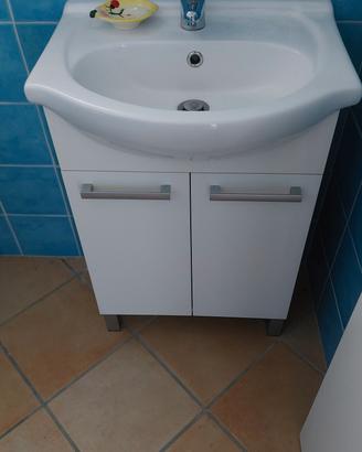 mobile bagno con specchio