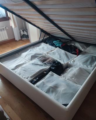 Letto contenitore matrimoniale
