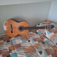 chitarra marca valencia