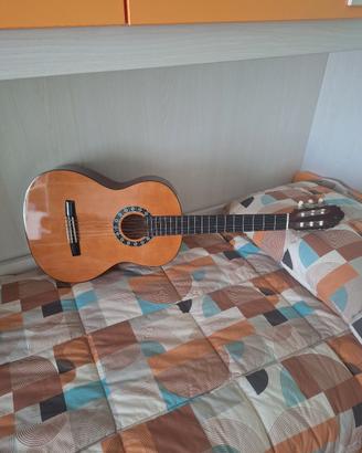 chitarra marca valencia