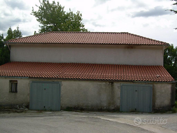 Rudere con annesso terreno di 3000 metri