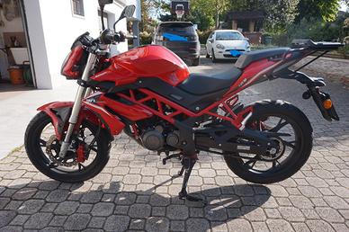 Benelli Bn125 rosso