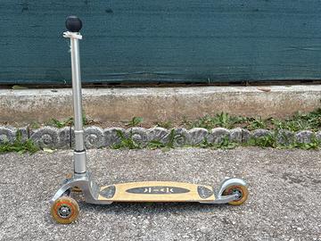 K2 Kickboard pro scooter 3 ruote professionale