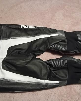 tuta in pelle moto