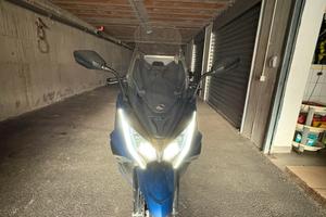 Kymco ak550
