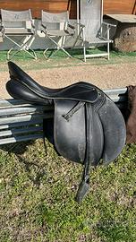 Sella sintetica Fouganza misura 17,5