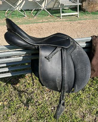 Sella sintetica Fouganza misura 17,5