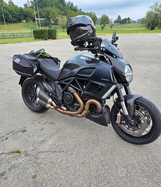 Ducati Diavel 1200 Carbon anno 2011