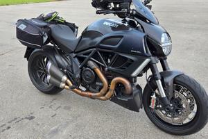 Ducati Diavel 1200 Carbon anno 2011