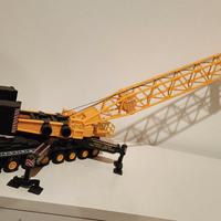 modellino gru edile su ruote 