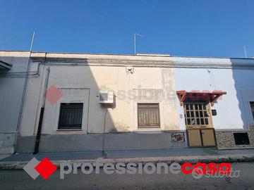 Appartamento al PT con cortile e deposito