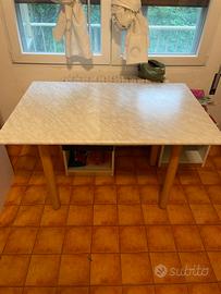 Tavolo da cucina 120 × 80 cm con sedie opzionale