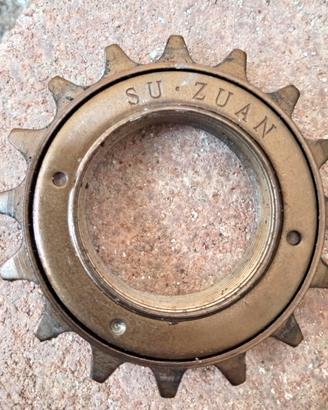 Pignone rocchetto ruota libera bicicletta