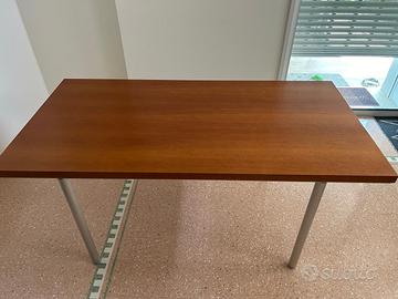 Tavolo da cucina con sedie