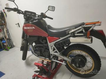 Honda XLV 750