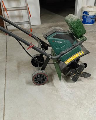 Piccola zappetta elettrica per giardinaggio 